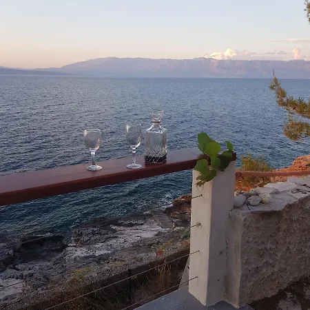 House Hvar بيت للعطل