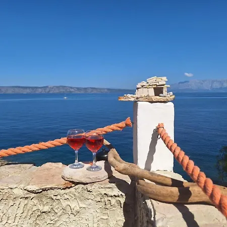 بيت للعطل House Hvar