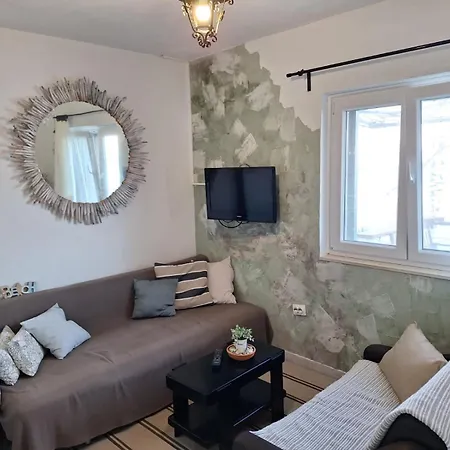 House Hvar بيت للعطل *